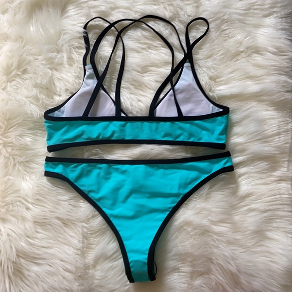 Shein bikini - Picture 2 of 3